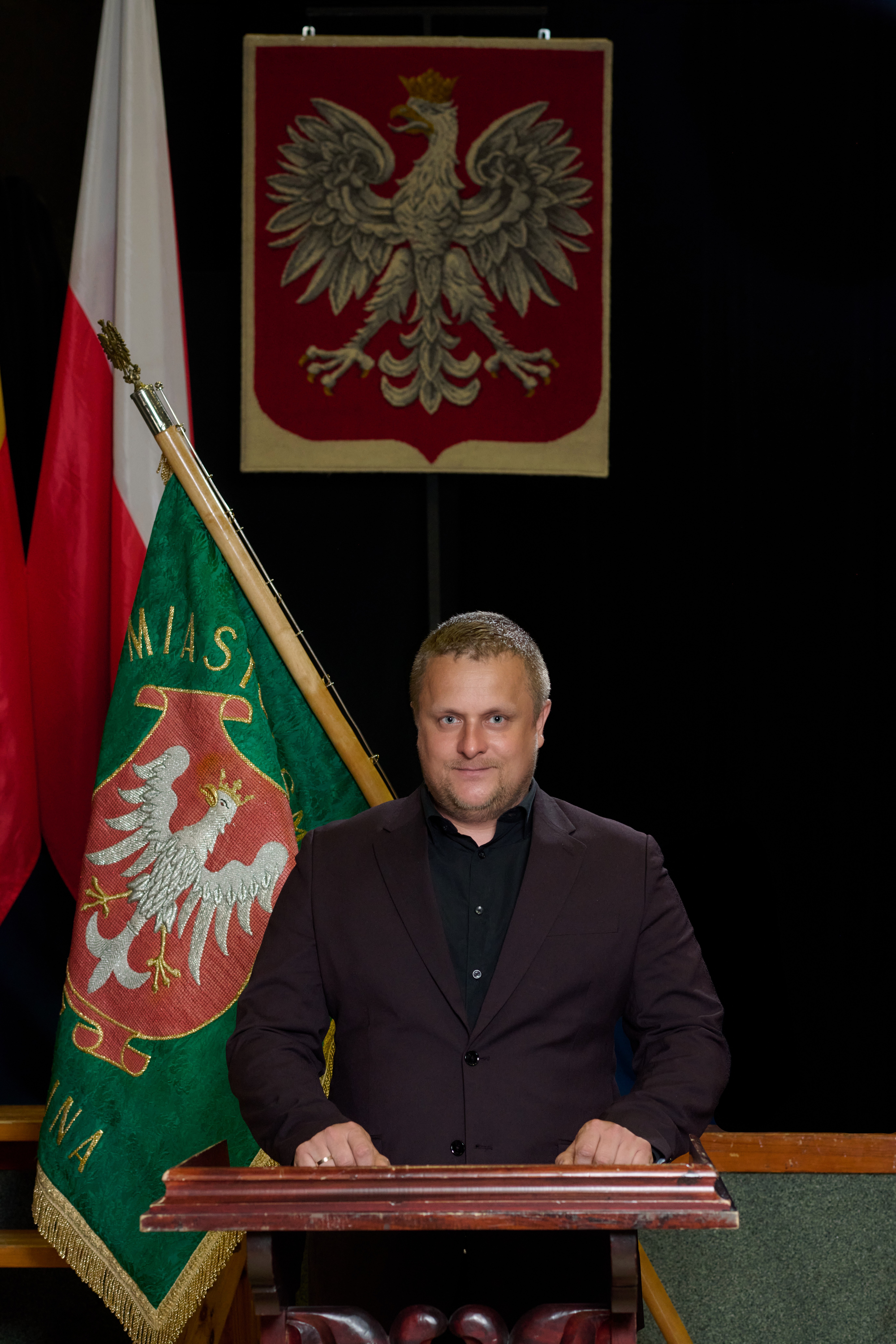 Zdjęcie przedstawiające radnego Łukasza Grzybaka